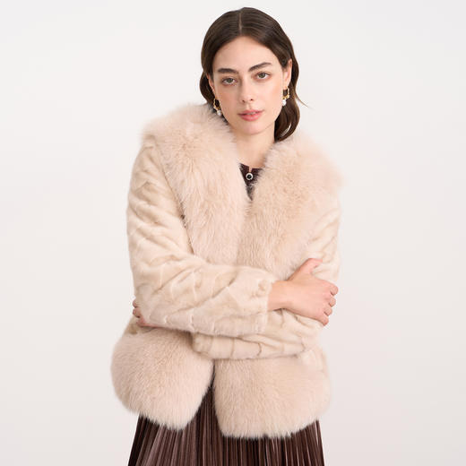 EITIE爱特爱优雅奢华貂皮皮草气质V领复古精致外套冬季新款D2593913X 商品图1