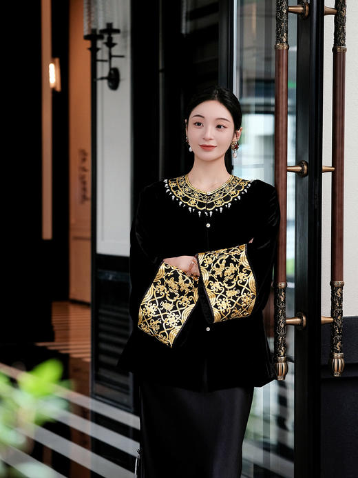 盛唐牡丹大师系列-卢梅红| 盘金绣真丝丝绒对襟外套 商品图1