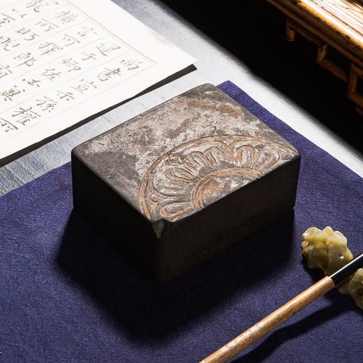 北齐古邺城出“莲瓣纹”古砖制砚(砚堂镶嵌歙石） 商品图4