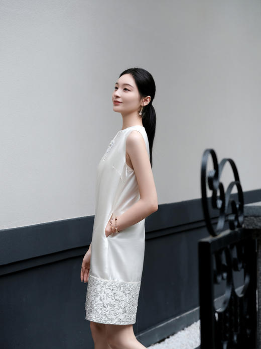 盛唐牡丹 | 珍珠白丝毛盘银旗袍裙 商品图5