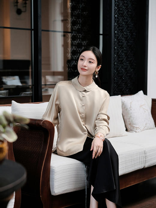 盛唐婧| 新中式花苞领钉珠盘扣百搭衬衫-香槟黄 商品图5