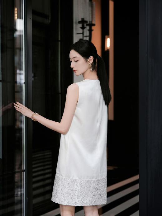 盛唐牡丹 | 珍珠白丝毛盘银旗袍裙 商品图6