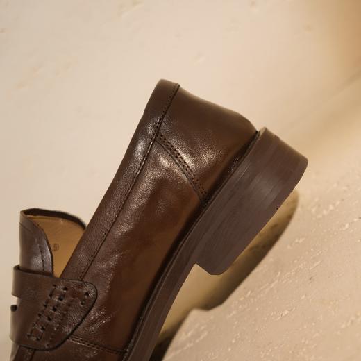 西村名物2025年秋季新款复古褶皱平底防滑舒适百搭深口单鞋乐福鞋T25CM30981 商品图11