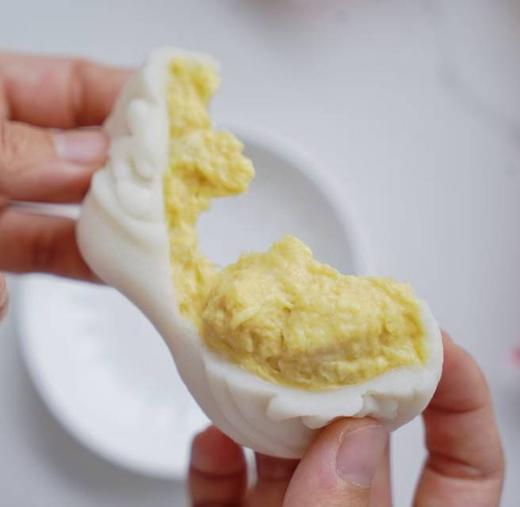 （4周年储值礼赠）榴莲冰皮月饼  不单卖 商品图0