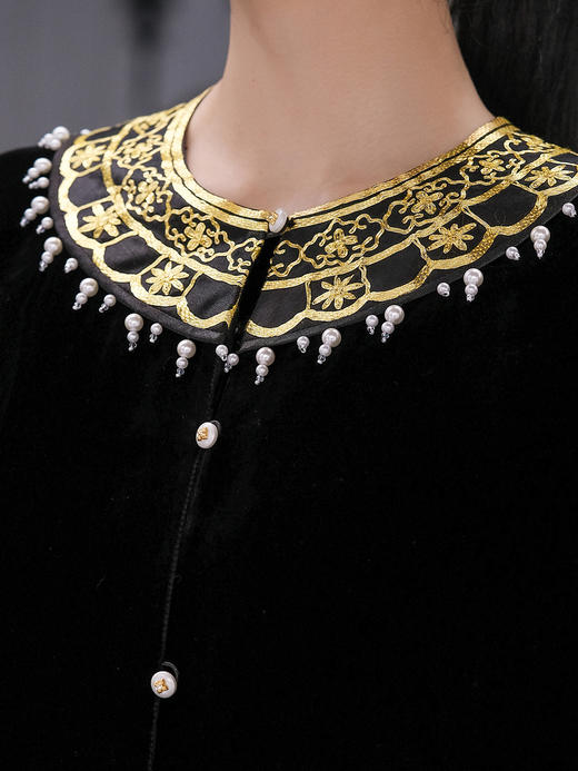 盛唐牡丹大师系列-卢梅红| 盘金绣真丝丝绒对襟外套 商品图3