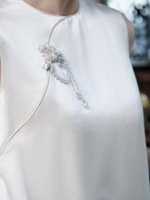 盛唐牡丹 | 珍珠白丝毛盘银旗袍裙 商品图3