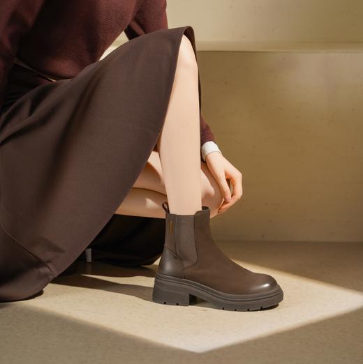 西村名物2025年冬季新款复古拼接简约百搭粗跟英伦风烟筒靴切尔西靴T25DS49121 商品图5