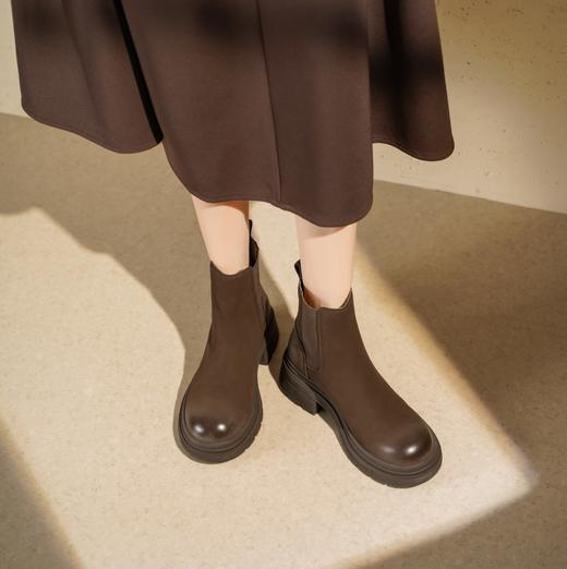 西村名物2025年冬季新款复古拼接简约百搭粗跟英伦风烟筒靴切尔西靴T25DS49121 商品图6