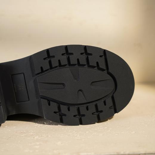 西村名物2025年冬季新款复古拼接简约百搭粗跟英伦风烟筒靴切尔西靴T25DS49121 商品图9