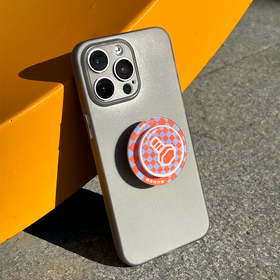 单向空间丨单读螺丝在拧紧手机支架