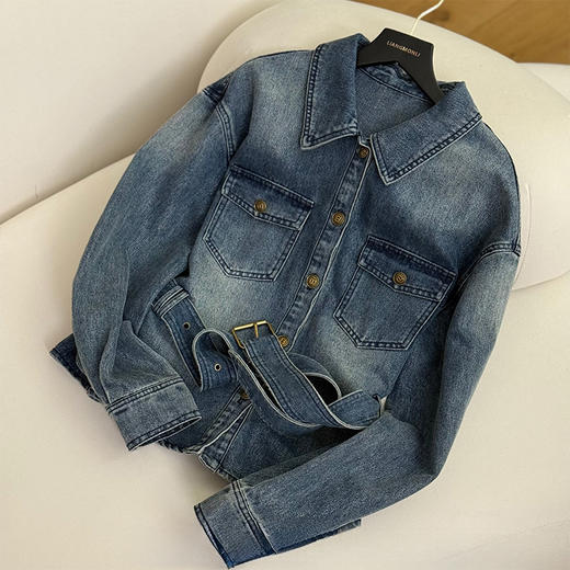 【预售7天】良木礼牛仔外套（腰带）（Q2584902） 商品图0