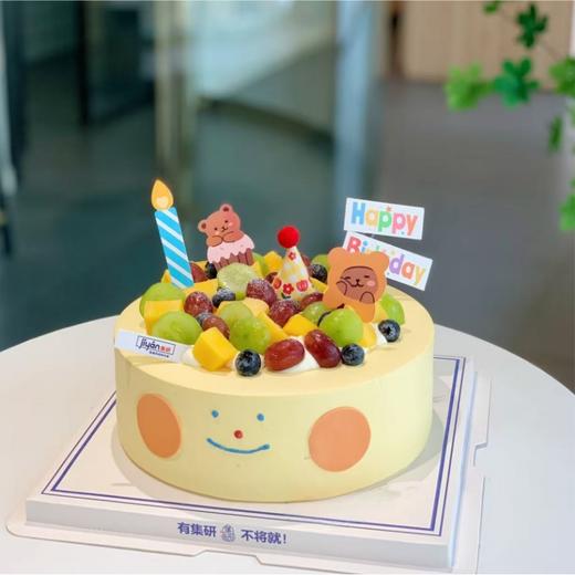 笑脸水果蛋糕（蛋糕表面水果按当季水果随机装饰、类似插件随机、不能完全一样、介意勿拍谢谢）【页面往下拉，有尺寸和口味选择】 商品图0