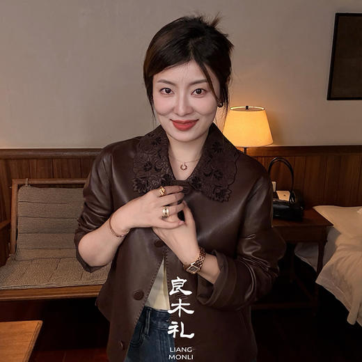 良木礼花边绵羊皮衣（Q2582119） 商品图1