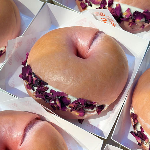 玫瑰樱花贝果（约14点出炉）芝士奶酪馅儿 商品图0