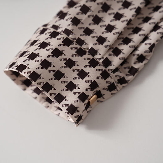 EITIE爱特爱针织拼接假两件套设计时尚减龄小上衣8313014 商品图5