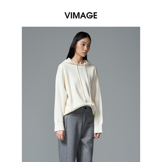 VIMAGE纬漫纪纯色简约大气秋冬新品保暖卫衣针织衫V2401112 商品图1