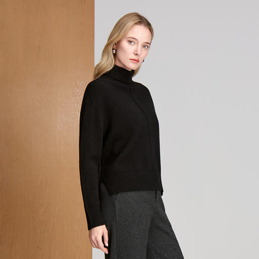 EITIE爱特爱高领下摆侧开叉前短后长设计冬季保暖时尚针织衫8401115 商品图3