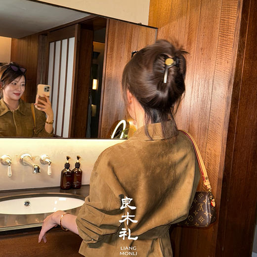 【预售7天】良木礼羊皮翻领外套（腰带）（Q2582112） 商品图7