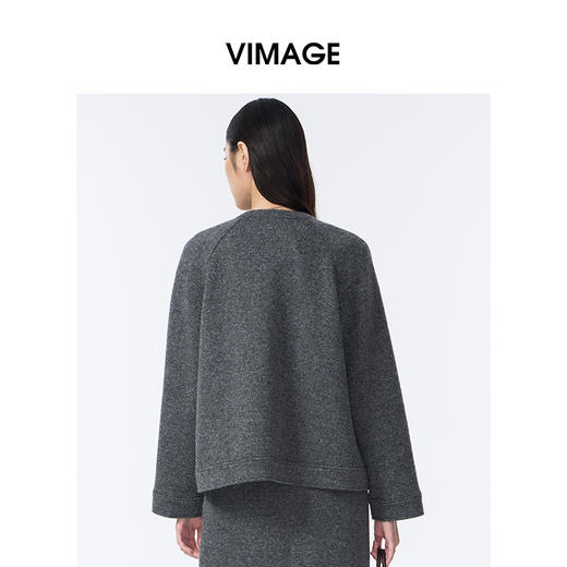 VIMAGE纬漫纪深灰色时尚减龄圆领直筒版型秋冬新款外套V2403105 商品图5