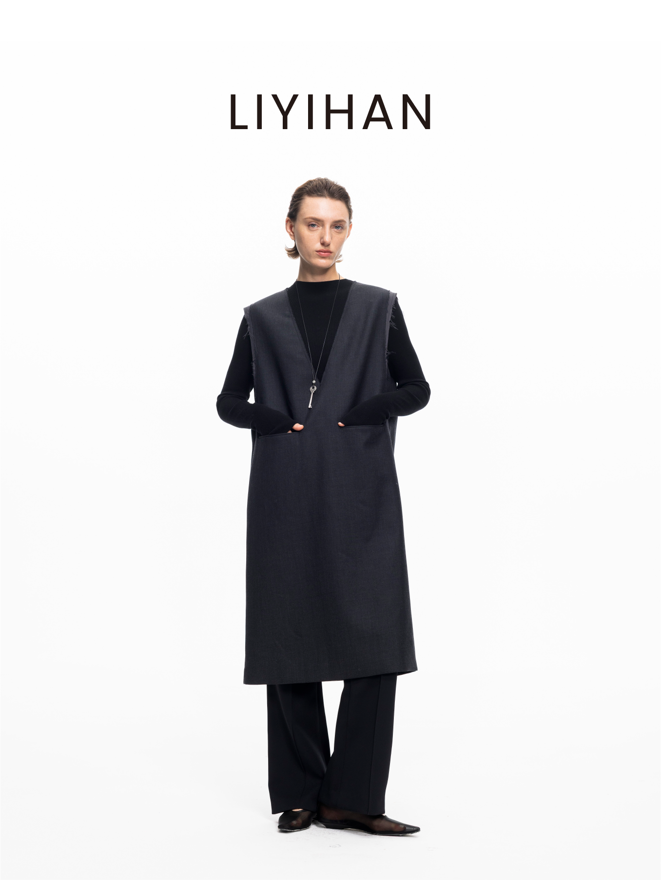 LIYIHAN 2025秋冬新款法式羊毛连衣裙灰色通勤中长裙子小众设计感