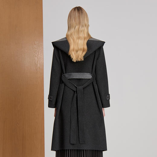 EITIE爱特爱加宽撞色大翻领连帽设计系带保暖时尚冬季新款大衣8414112 商品图4