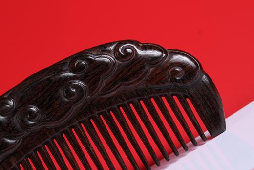 LP0134-1°如意纹半月型木梳 商品图3