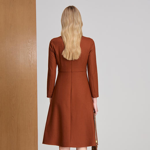 EITIE爱特爱A型圆领设计简约好穿金属扣装饰精致优雅连衣裙8407118 商品图5