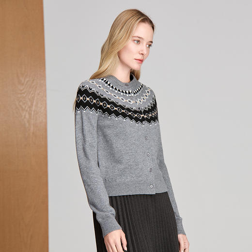 EITIE爱特爱圆领长袖肩领一圈几何提花费尔岛元素氛围感冬季保暖针织衫8401112 商品图2