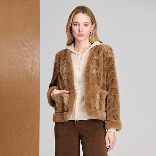 EITIE爱特爱成熟感厚实温暖舒适V领门襟短款貂皮外套8493105 商品图5