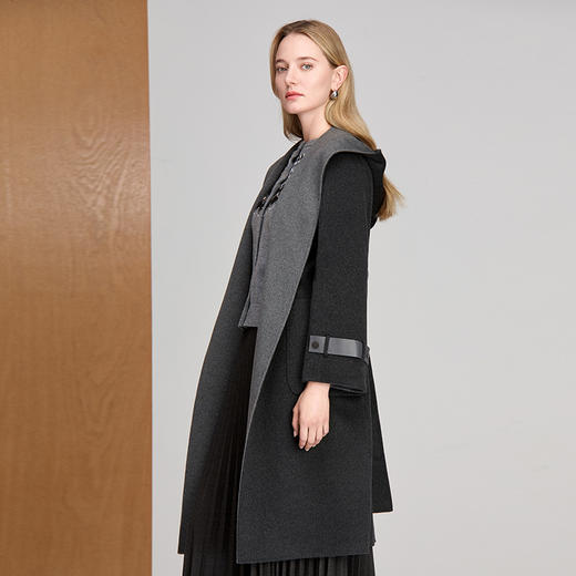 EITIE爱特爱加宽撞色大翻领连帽设计系带保暖时尚冬季新款大衣8414112 商品图2