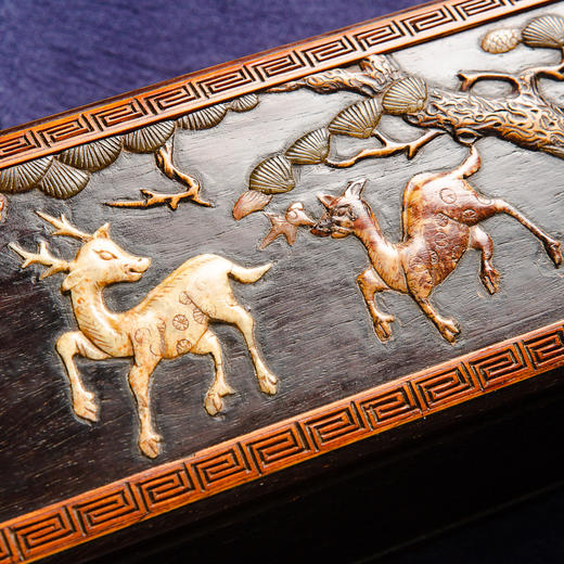 清代宫廷紫檀木百宝嵌画盒 商品图9