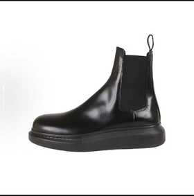 Alexander McQueen亚历山大麦昆 Hybrid 套脚圆头 及踝 切尔西靴 男款 黑色