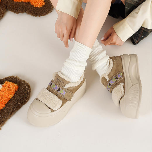 Safiya/索菲娅2025艺术家联名魔术贴厚底保暖百搭轻便增高毛毛鞋SFD411A150 商品图7