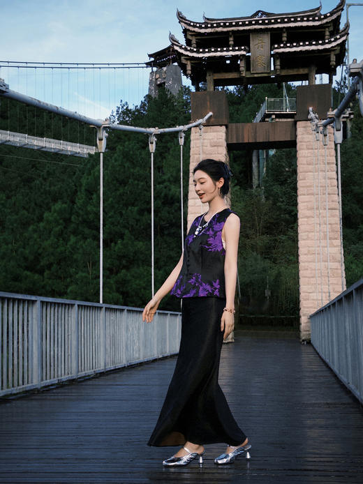 盛唐婧| 重磅三醋酸刺绣对襟修身马甲 商品图6