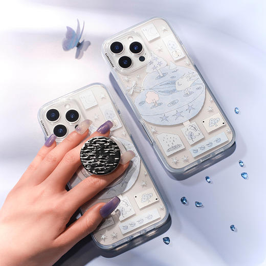 【幻想曲·手机壳】漂浮苹果岛 POPCASE手机壳 MagSafe Popcase磁吸款 蓝色 日月星 拼贴 iPhone17/16/15/14/13 商品图1