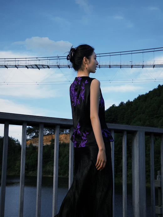 盛唐婧| 重磅三醋酸刺绣对襟修身马甲 商品图7