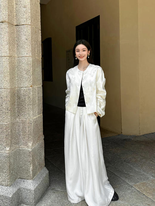 盛唐牡丹| 珍珠白法式串珠冠乐绉外套 商品图3