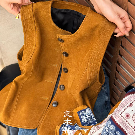 良木礼鹿绒纹皮马甲（Q2584115） 商品图4