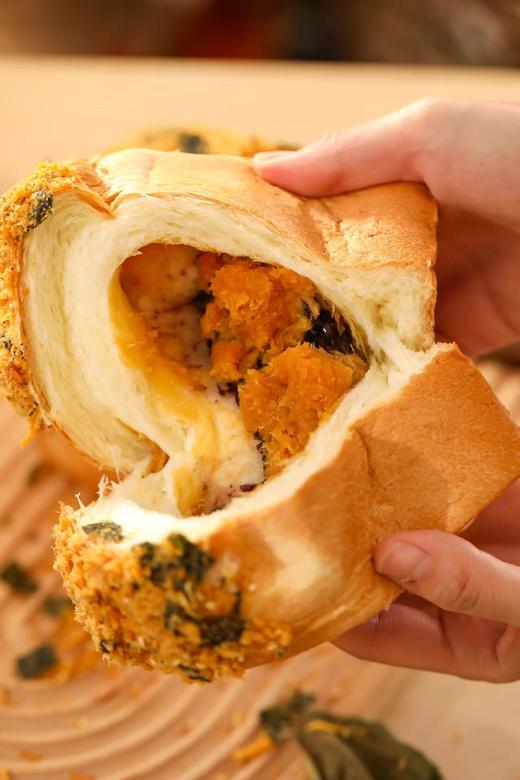 肉松海苔紫糯米咸蛋黄吐司 商品图1