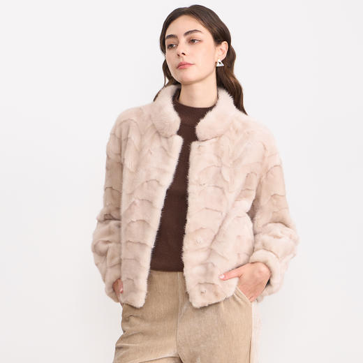 EITIE爱特爱高级感百搭燕麦色立领水貂毛皮草短外套冬季新款D2593917X 商品图3