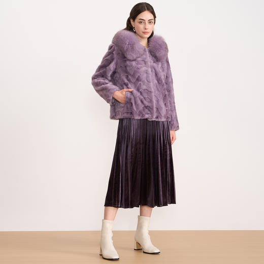 EITIE爱特爱奢华毛领保暖显瘦短款紫色水貂毛皮草外套冬新款D2593915X 商品图3