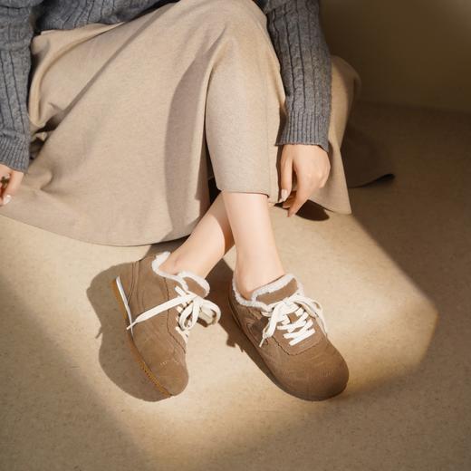 西村名物2025年冬季新款厚底防滑系带毛毛底保暖运动鞋德训鞋毛毛鞋T25DM49141 商品图4