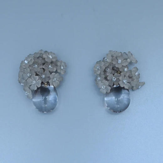 订购8周到｜Monshiro-ajisai-绣球 水晶 耳环（灰色）［日本设计师］ 商品图3