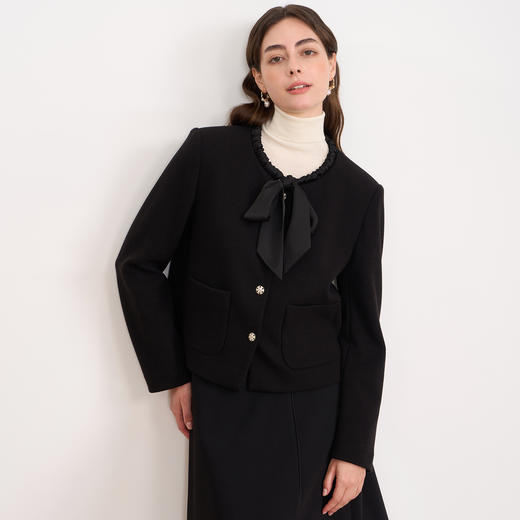 EITIE爱特爱黑色高级感缎面蝴蝶结气质小香风短外套秋冬新款D2503913 商品图2