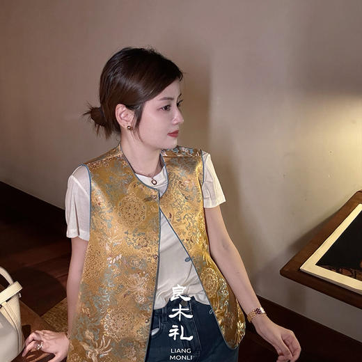 【不退不换】良木礼国风刺绣马甲（Q258486） 商品图3