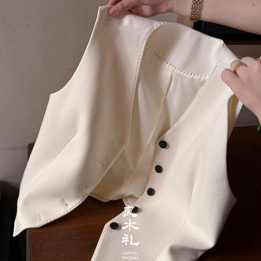 【预售7天】良木礼绵羊毛马甲（Q259202） 商品图6