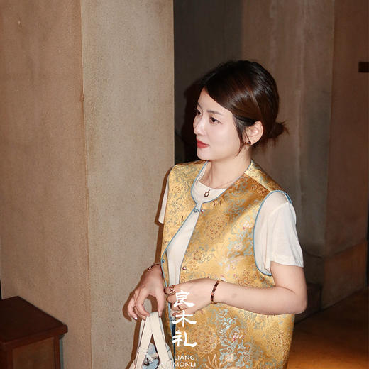 【不退不换】良木礼国风刺绣马甲（Q258486） 商品图4