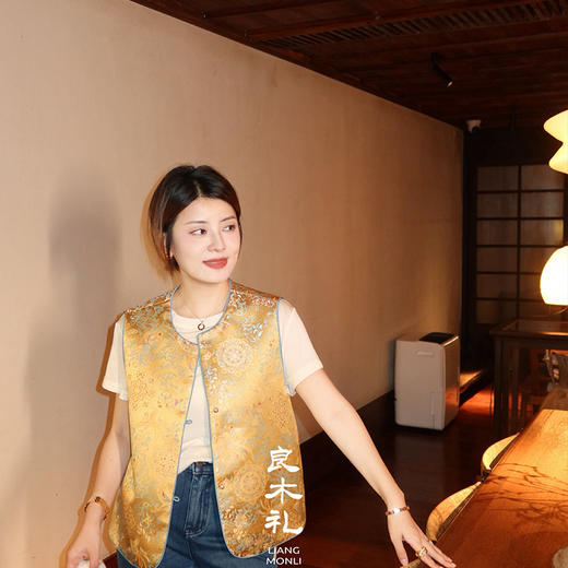 【不退不换】良木礼国风刺绣马甲（Q258486） 商品图0