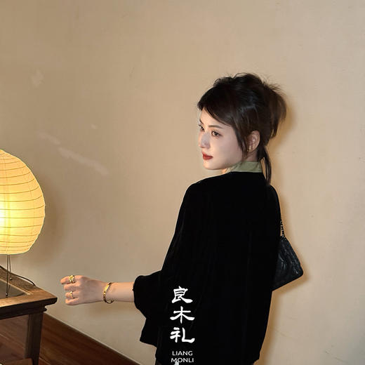 【不退不换】良木礼真丝丝绒外套（Q259131） 商品图1