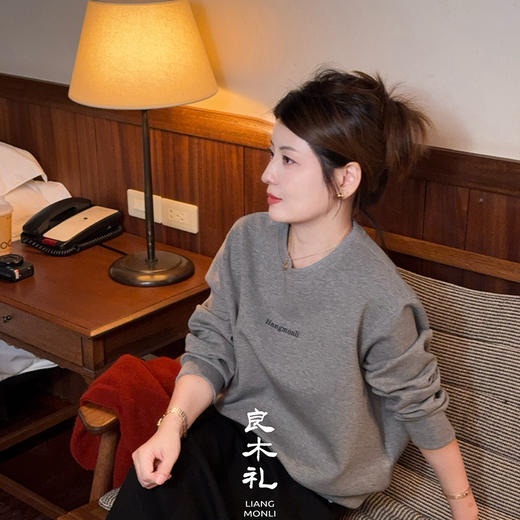 【现货】良木礼圆领字母卫衣（Q2591603） 商品图1